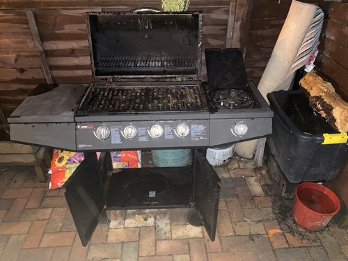 Gas barbecue grill with - gas,